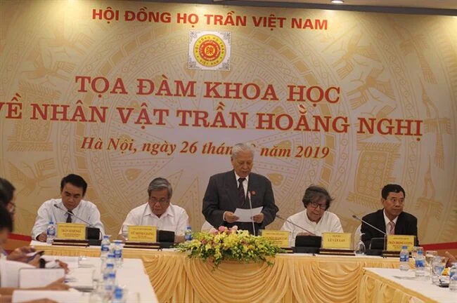 CÁC NHÀ SỬ HỌC NÓI GÌ VỀ NHÂN VẬT TRẦN HOẰNG NGHỊ
